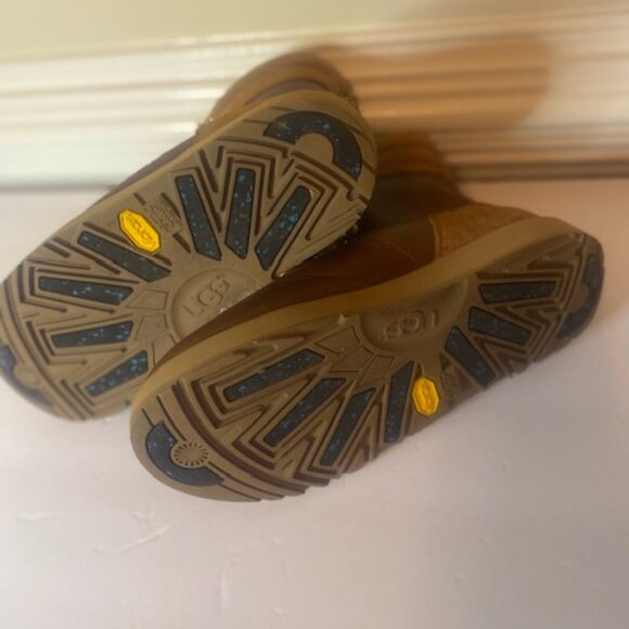 UGG VIKI Chestnut Waterproof Leather Sheepskin Women's Boots, SIZE 7.5 - Picture 8 of 8